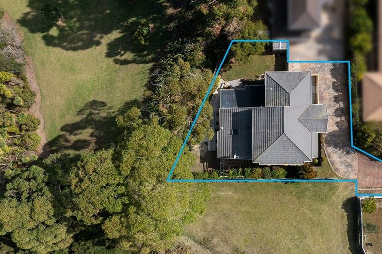 Photo of property in 1/31 Taroka Close, Pinehill, Auckland, 0632