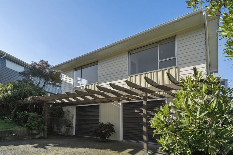 Photo of property in 20 Turriff Crescent, Tawa, Wellington, 5028