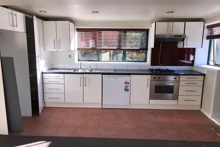 Photo of property in 99 Stottholm Road, Titirangi, Auckland, 0604