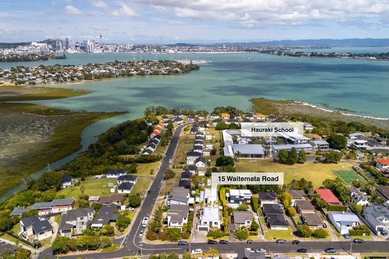 Photo of property in 15 Waitemata Road, Hauraki, Auckland, 0622