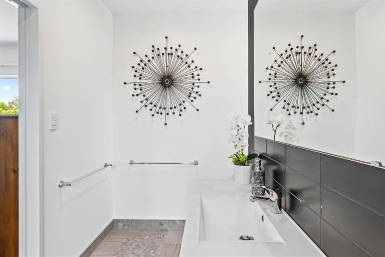 Photo of property in 13 Goldrush Lane, Rolleston, 7614