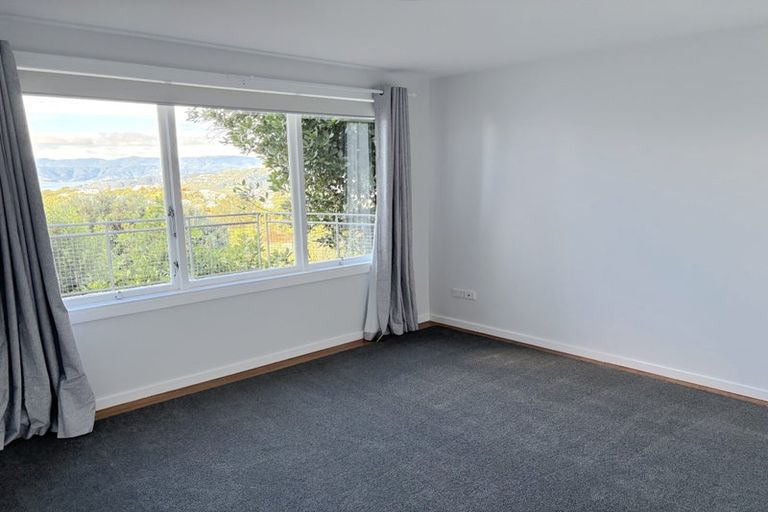 Photo of property in 69 Moana Road, Kelburn, Wellington, 6012