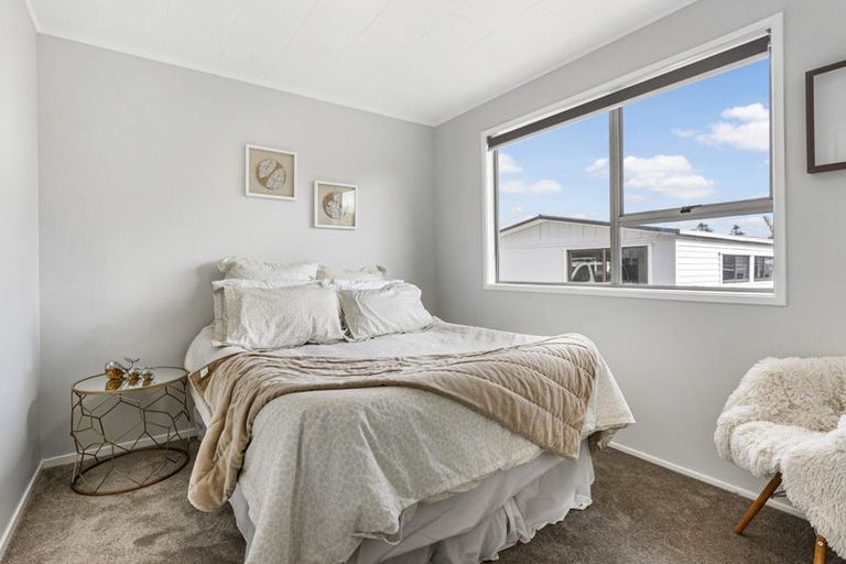 Photo of property in 54 Sikkim Crescent, Clover Park, Auckland, 2019