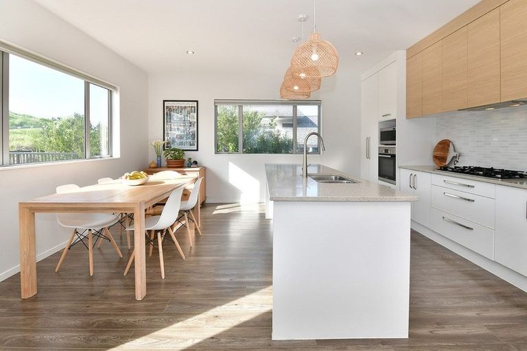 Photo of property in 33 Kaipuke Crescent, Gulf Harbour, Whangaparaoa, 0930