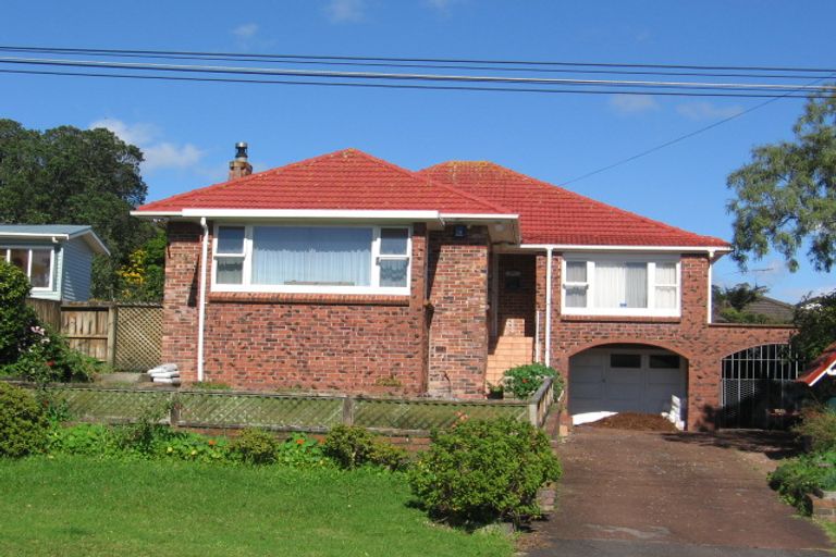 Photo of property in 4 Savoy Road, Glen Eden, Auckland, 0602