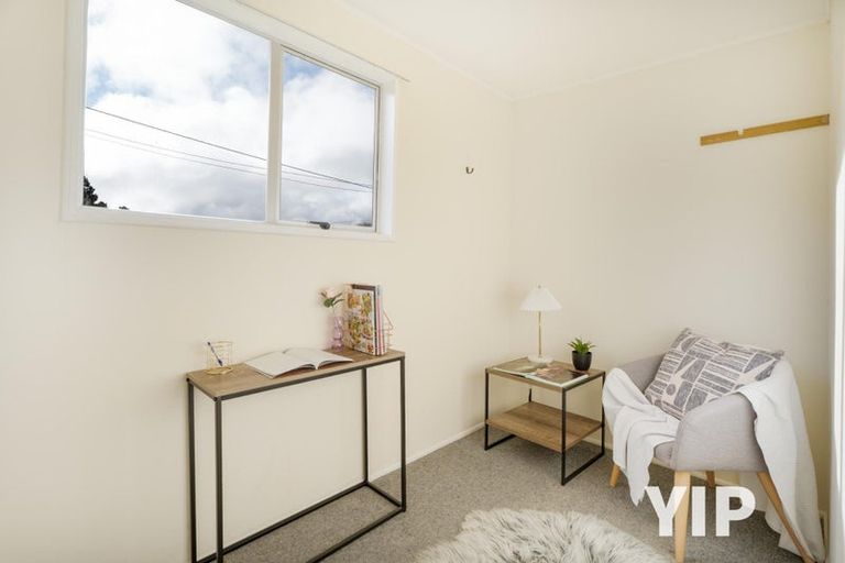 Photo of property in 62 Ruskin Road, Newlands, Wellington, 6037