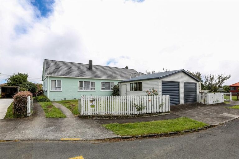 Photo of property in 2 Chard Street, Westown, New Plymouth, 4310