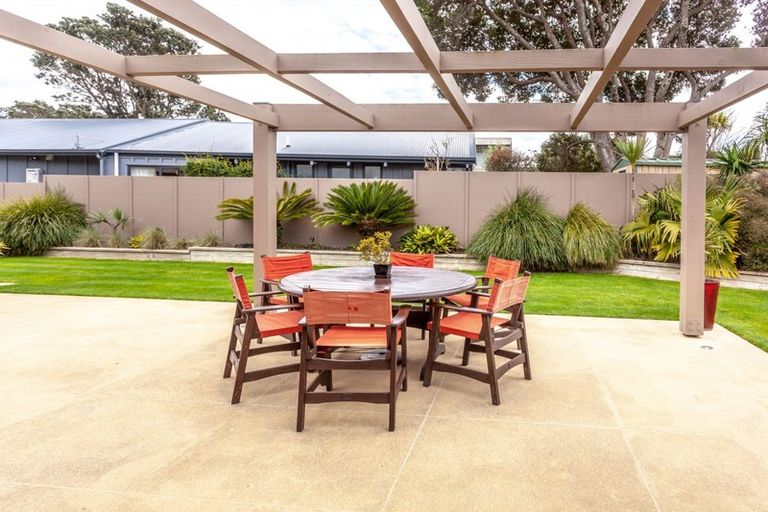 Photo of property in 104 Moore Place, Whangamata, 3620