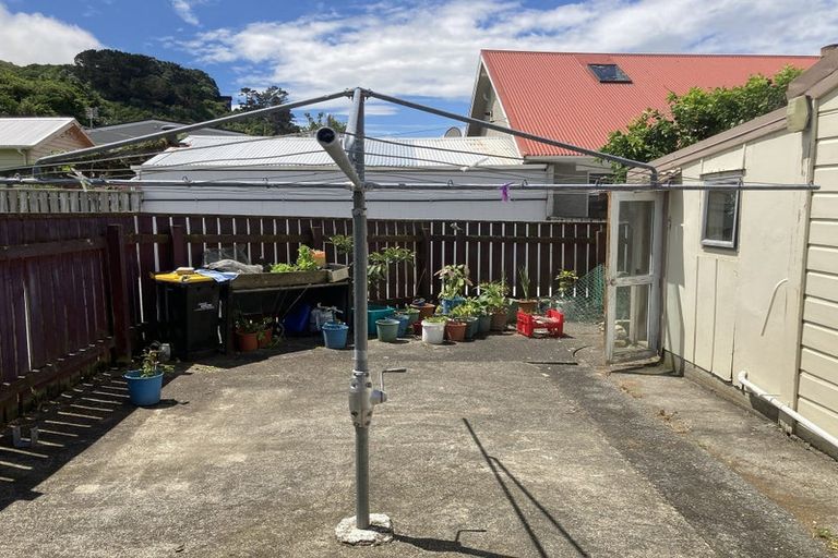 Photo of property in 96 Derwent Street, Island Bay, Wellington, 6023