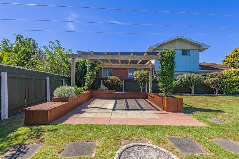 Photo of property in 1 Athlone Place, Hokowhitu, Palmerston North, 4410