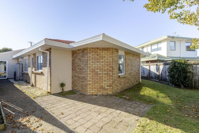 Photo of property in 3/20 Kellyville Heights, Merrilands, New Plymouth, 4312