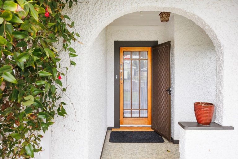 Photo of property in 19 Brightwater Terrace, Terrace End, Palmerston North, 4410