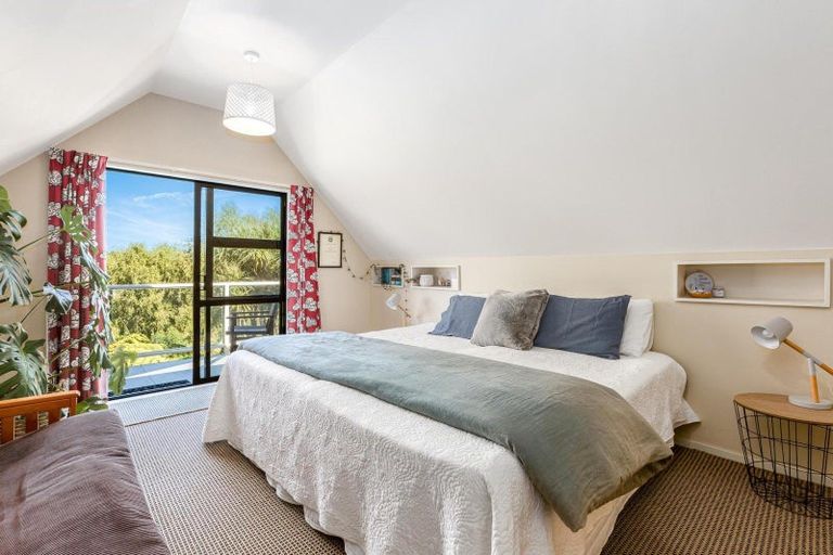 Photo of property in 33 Paremata Haywards Road, Pauatahanui, Porirua, 5381