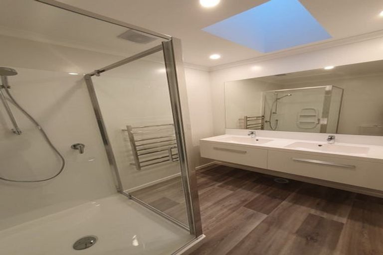 Photo of property in 1 Koreke Close, Kenepuru, Porirua, 5022