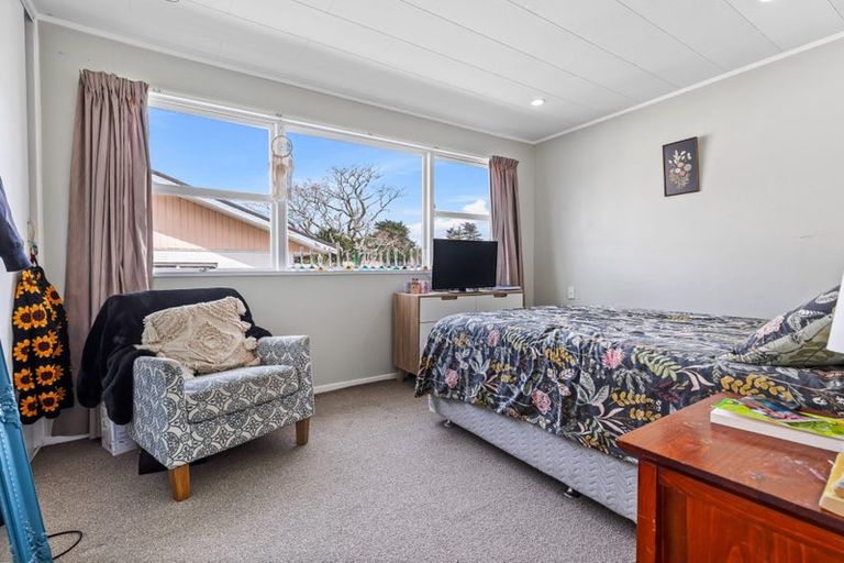 Photo of property in 83 Sunnyvale Road, Massey, Auckland, 0614