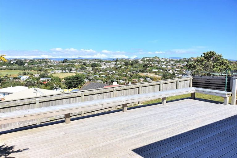 Photo of property in 12 Fitzpatrick Street, Newlands, Wellington, 6037