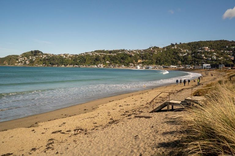 Photo of property in 197 Sutherland Road, Lyall Bay, Wellington, 6022