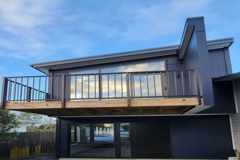 Photo of property in 19a Statesman Street, Henderson, Auckland, 0612