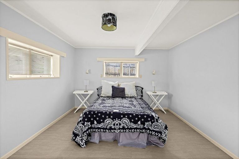 Photo of property in 22a Shakespeare Road, Milford, Auckland, 0620