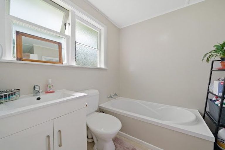 Photo of property in 306 George Street, Stokes Valley, Lower Hutt, 5019