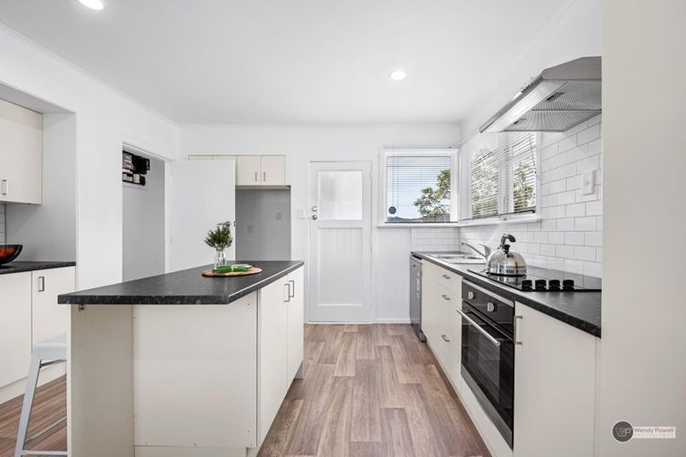 Photo of property in 40 Russell Road, Wainuiomata, Lower Hutt, 5014