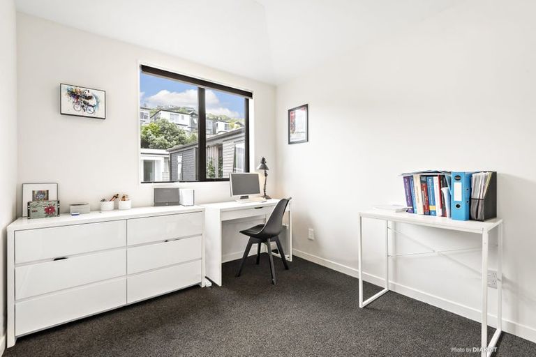 Photo of property in 3/74 Derwent Street, Island Bay, Wellington, 6023