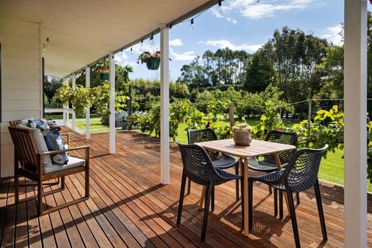 Photo of property in 28 Arcus Road, Te Horo, Otaki, 5582