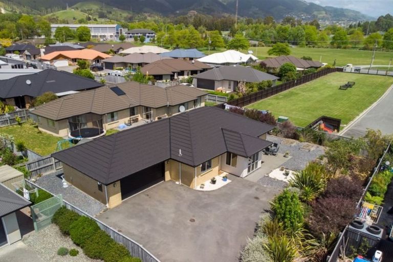 Photo of property in 2 Lilac Way, Stoke, Nelson, 7011