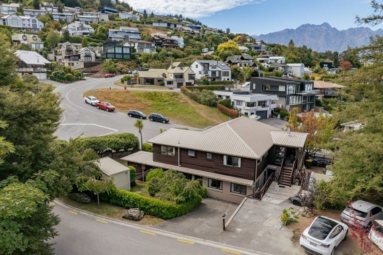 Photo of property in 1 Salmond Place, Queenstown, 9300