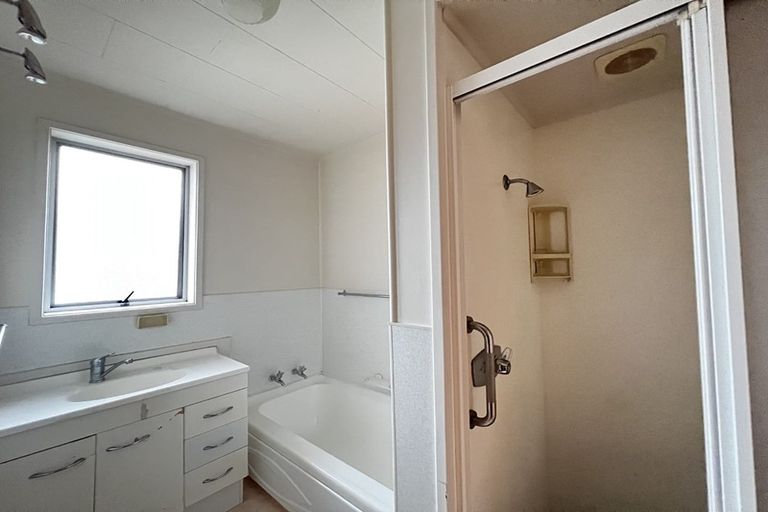 Photo of property in 29 Knightsbridge Drive, Forrest Hill, Auckland, 0620