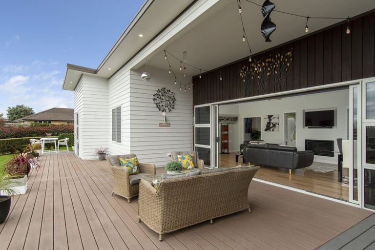 Photo of property in 33r Oceana Drive, Welcome Bay, Tauranga, 3175