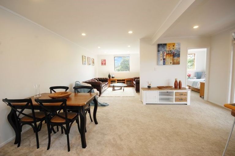 Photo of property in 4 Hollyhock Place, Browns Bay, Auckland, 0630