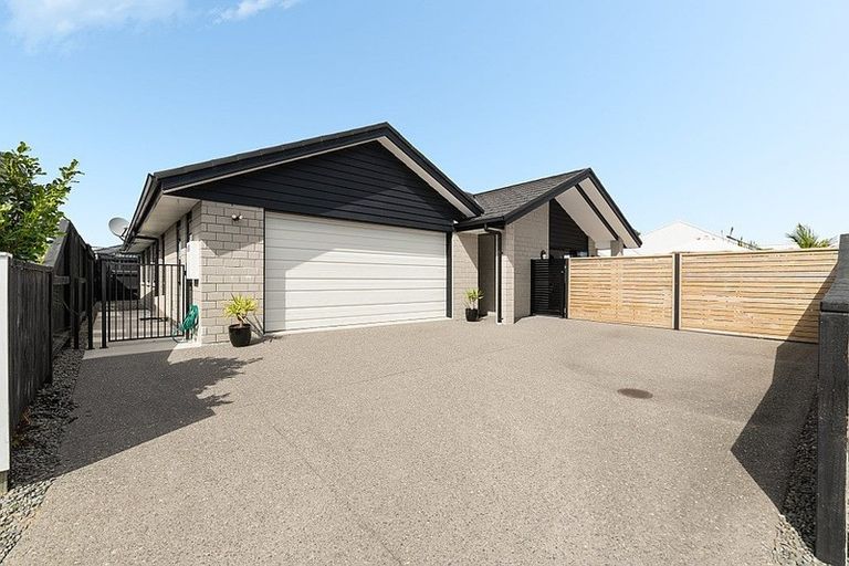 Photo of property in 114 Palm Springs Boulevard, Papamoa Beach, Papamoa, 3118