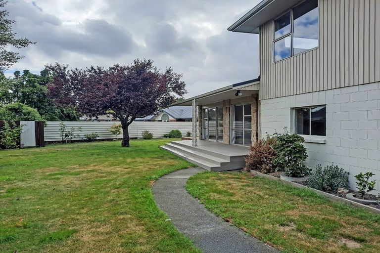 Photo of property in 48 Kent Lodge Avenue, Avonhead, Christchurch, 8042