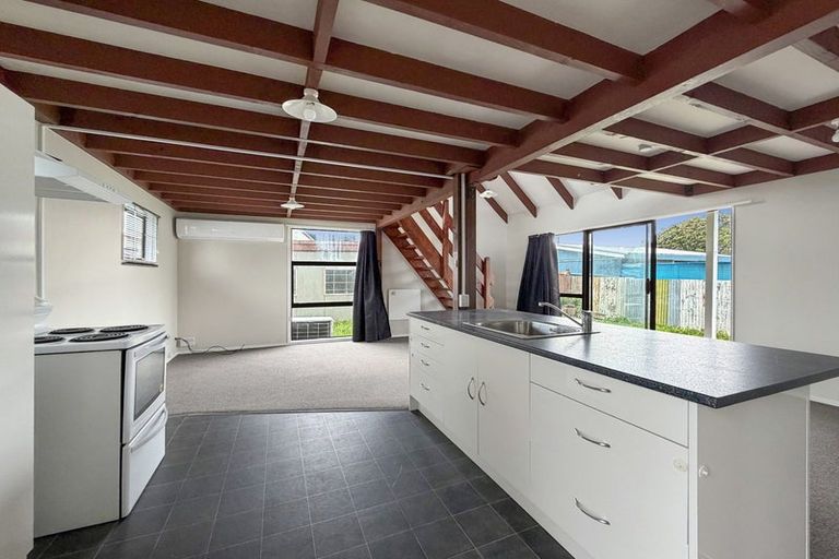 Photo of property in 84b Manuka Street, Castlecliff, Whanganui, 4501