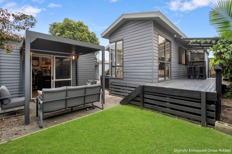Photo of property in 37b Simpson Road, Papamoa Beach, Papamoa, 3118