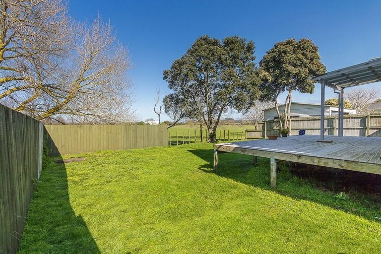Photo of property in 2/10 Kiekie Road, Mangere Bridge, Auckland, 2022