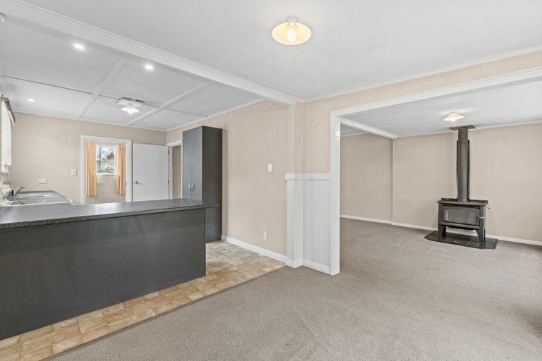 Photo of property in 5 Rangatira Road, Hunterville, 4730