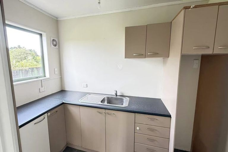 Photo of property in 26 Sunline Avenue, Massey, Auckland, 0614