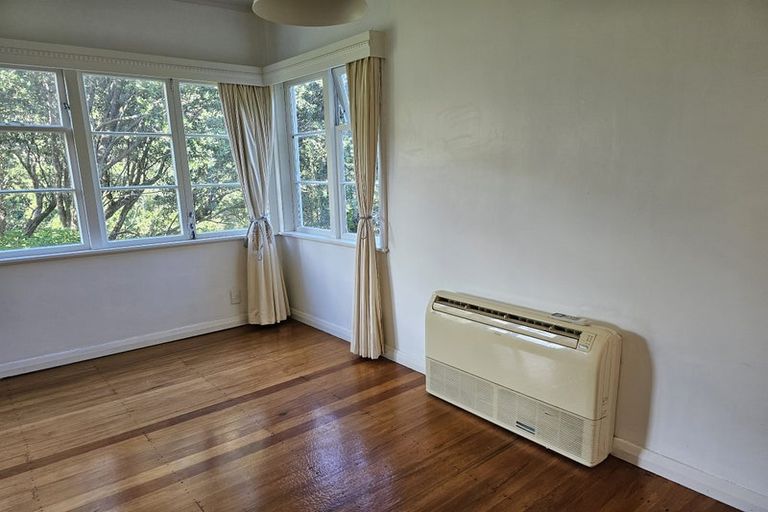 Photo of property in 51 Albemarle Road, Northland, Wellington, 6012