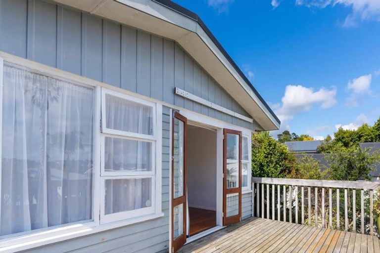 Photo of property in 83 Matipo Road, Mairangi Bay, Auckland, 0630