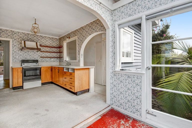 Photo of property in 330 East Coast Road, Sunnynook, Auckland, 0632