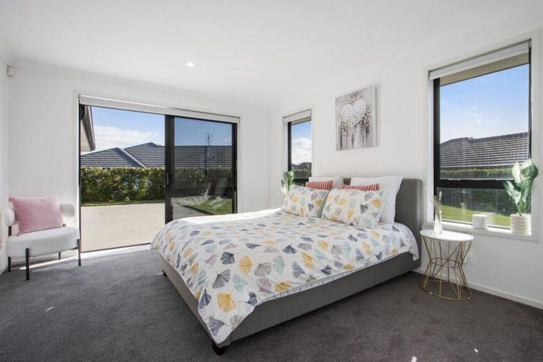 Photo of property in 39 Arran Drive, Aongatete, 3178