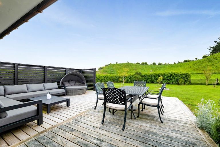 Photo of property in 7 Harkness Rice Way, Koru, New Plymouth, 4374