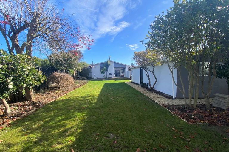 Photo of property in 11 Penelope Place, Casebrook, Christchurch, 8051