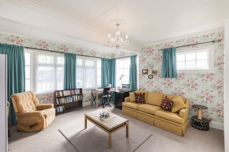 Photo of property in 7 Station Road, Marton, 4710