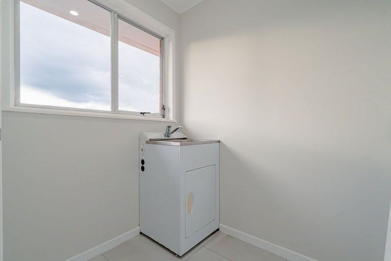 Photo of property in 15 Burndale Terrace, Manurewa, Auckland, 2102