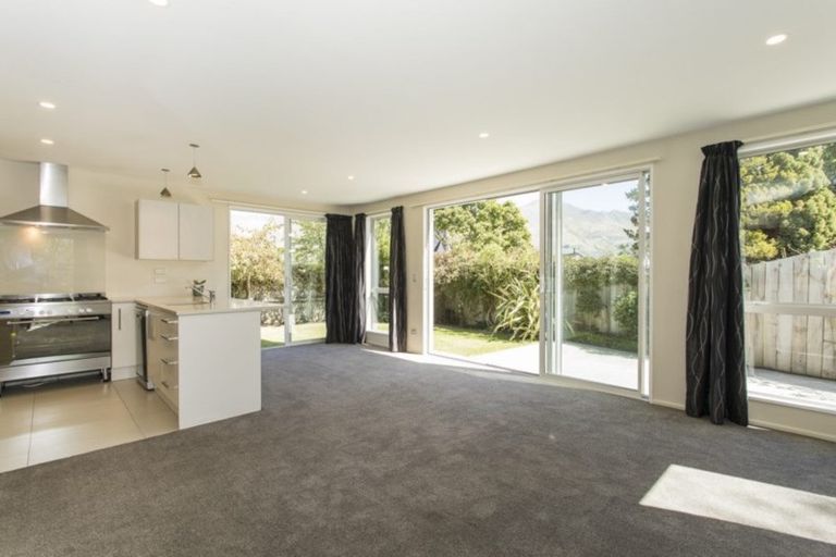 Photo of property in 32 Hunter Crescent, Wanaka, 9305
