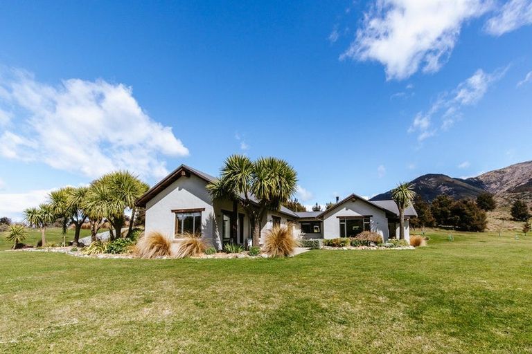 Photo of property in 1050 Lake Hawea-albert, Albert Town, Wanaka, 9382