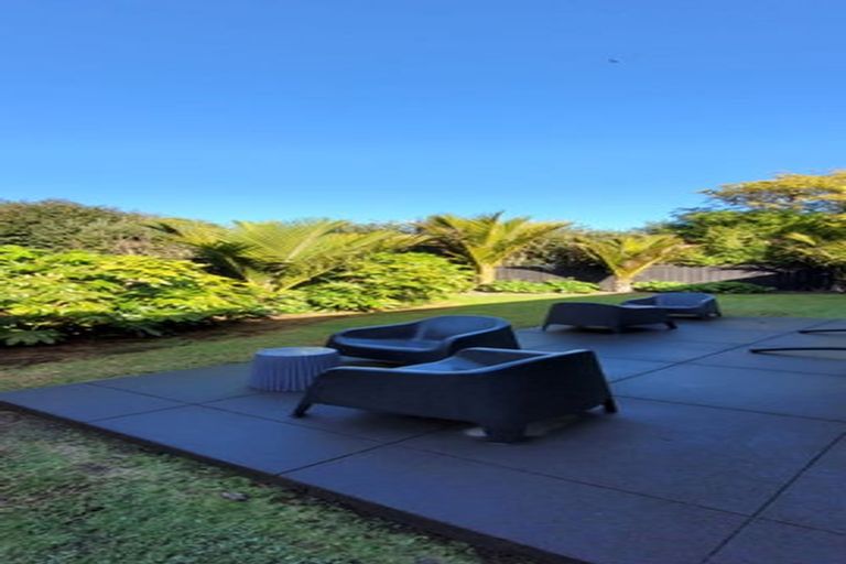 Photo of property in 28 Veale Road, Frankleigh Park, New Plymouth, 4310